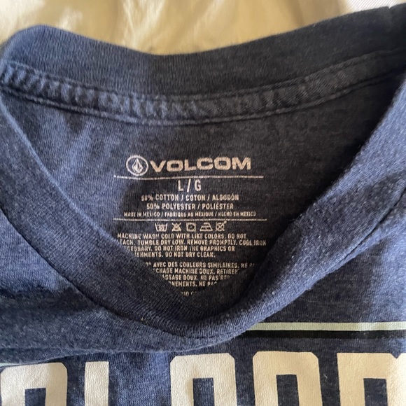 Size large volcom blue tshirt - Picture 2 of 2